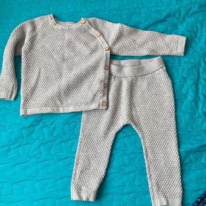 Two piece neutral set